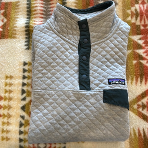 Patagonia quilted snap pullover - Picture 2 of 6